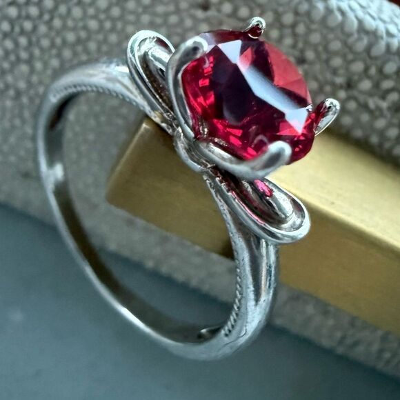 Silver Tone Statement Ring with Large Red Faceted Stone – Size 10 - Picture 12 of 17